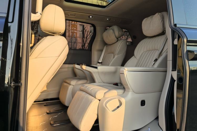 Used VOYAH Dream 2025 PHEV Four-Wheel-Drive Flagship Kunpeng Edition
