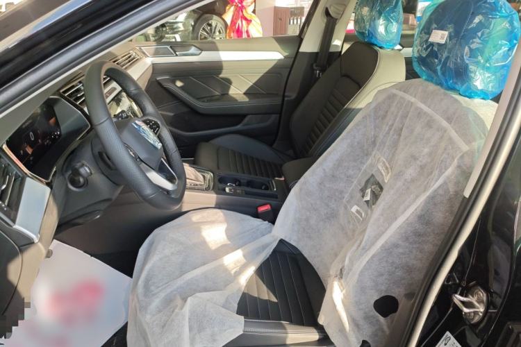 Used Volkswagen Magotan 2025 Zhongxiang Version 280TSI DSG Comfort Edition
