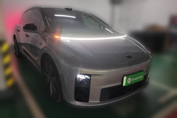 Used Li Auto Li Auto i6 2025 Model Four-Wheel-Drive Standard Type
