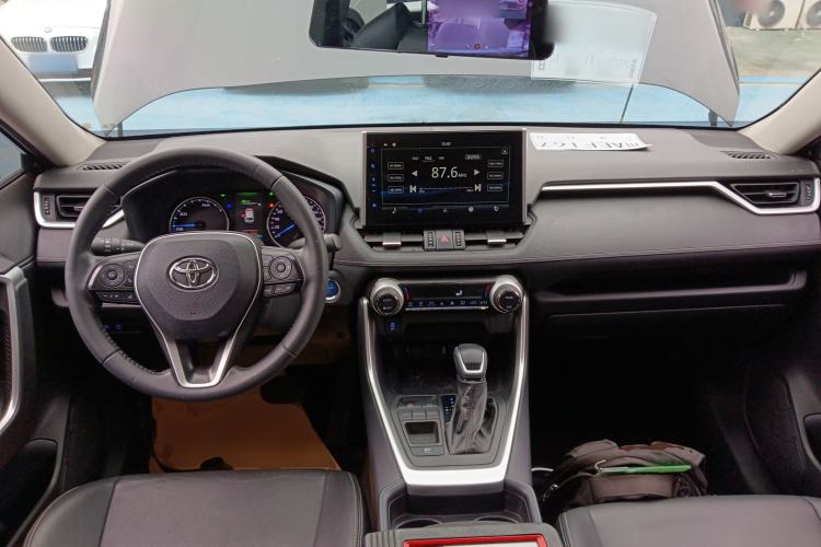 Used Toyota Wildlander 2022 Dual-Engine 2.5L E-CVT Two-Wheel Drive Luxury PLUS Edition
