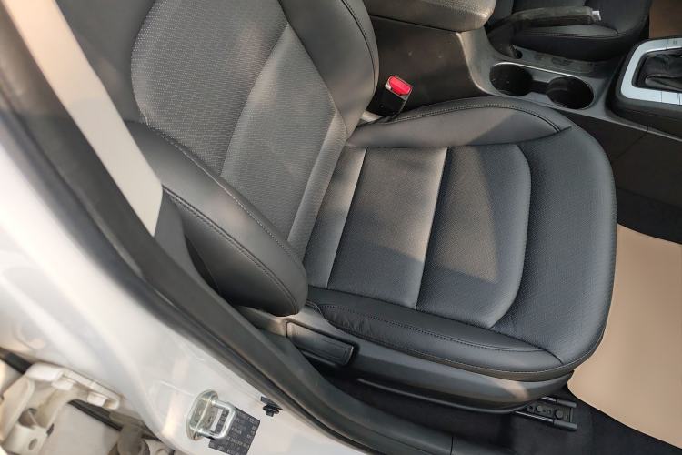 Used Hyundai Elantra 2016 1.6L Automatic ZhiXuan · Luxury Version