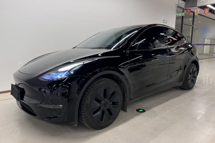 Used Tesla Model Y 2023 Long-Range All-Wheel-Drive Version