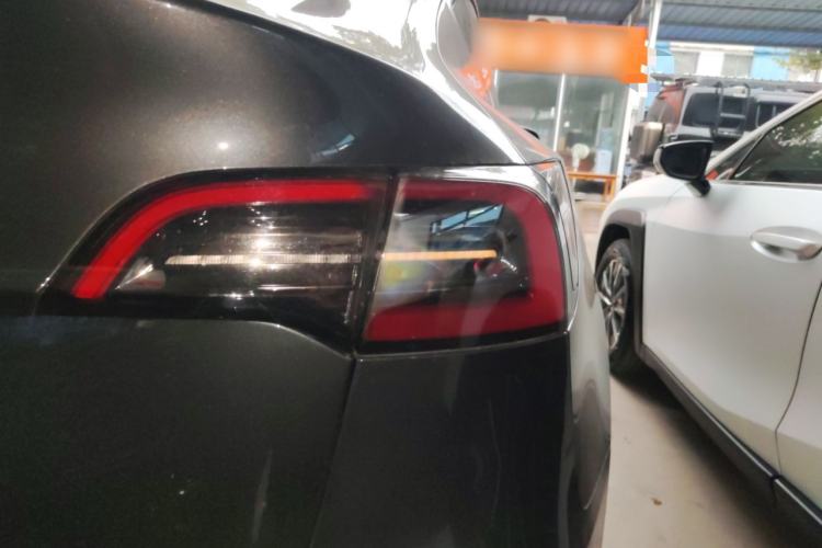 Used Tesla Model Y 2024 Long-Range All-Wheel-Drive Version
