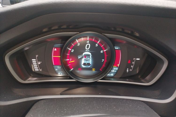 Used Volvo V40 2014 2.0T Zhiya Edition
