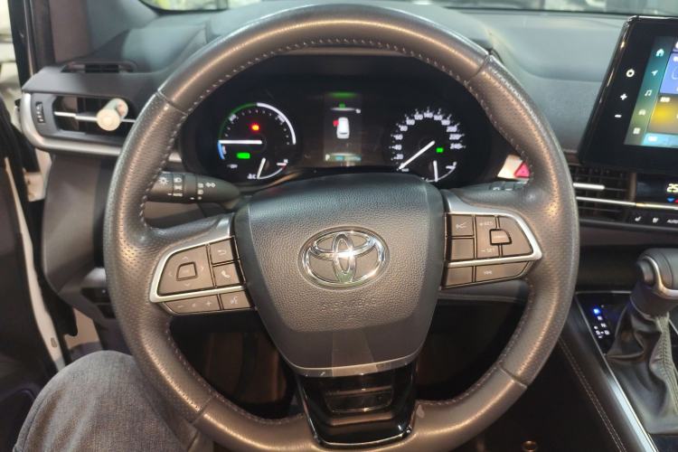 Used Toyota Sienna 2024 2.5L Hybrid Four-Wheel Drive Prestige Edition
