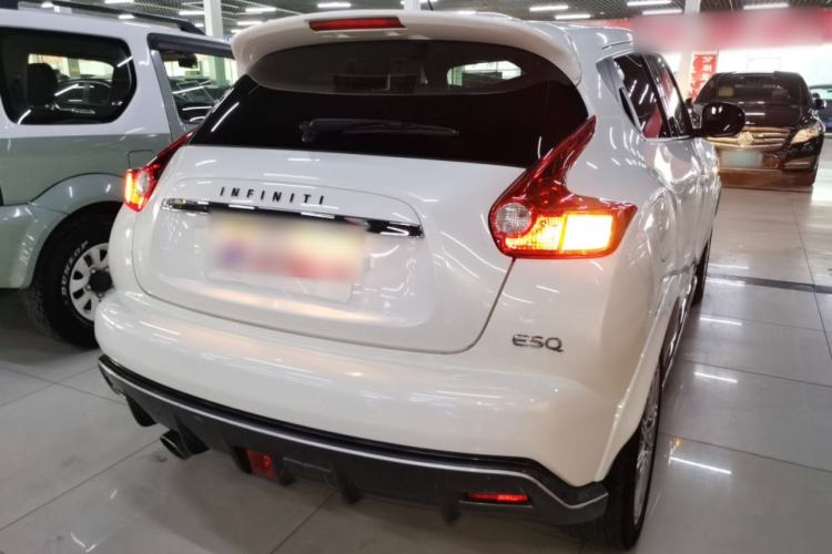 Used Infiniti ESQ 2014 1.6L Spontaneous Edition