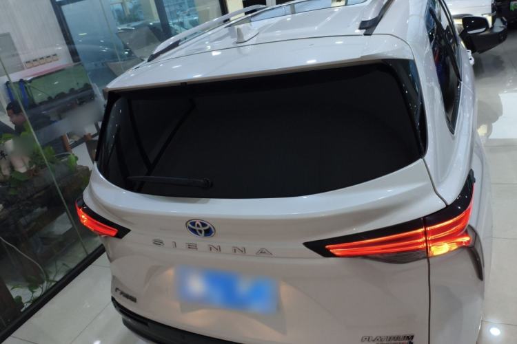 Used Toyota Sienna 2023 2.5L Hybrid Platinum Edition
