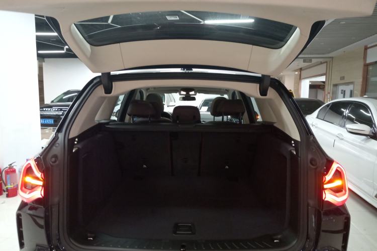 Used BMW iX3 2023 Leading Model
