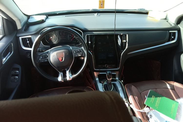 Used Roewe RX5 2016 20T Two-Wheel Drive Automatic Internet Smart Edition
