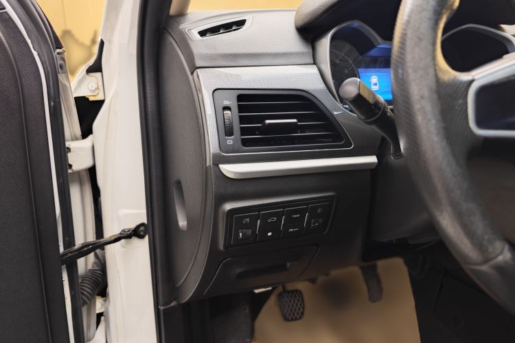 Used Geely Auto Emgrand 2017 Sedan Million Edition 1.5L Manual - Upward Version