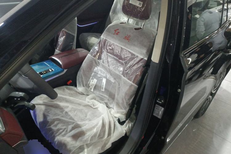 Used Hongqi HS7 PHEV 
