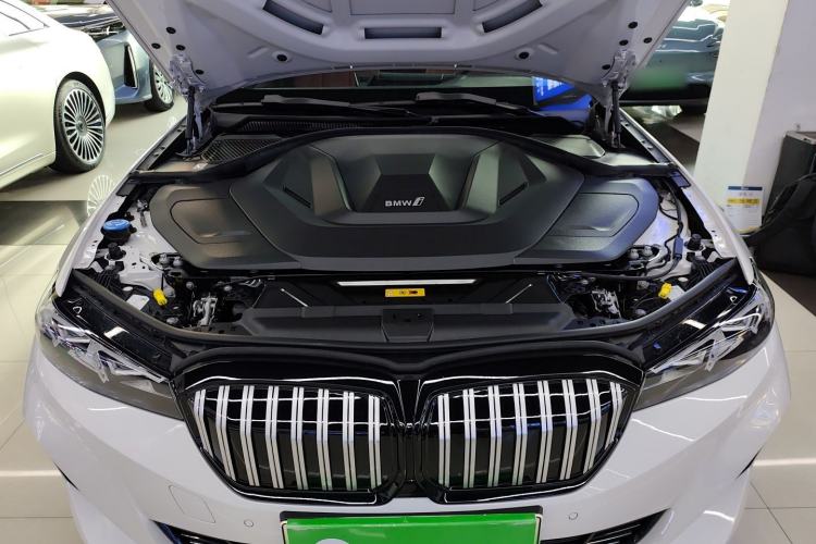 Used BMW i3 2024 eDrive 40 L Midnight Edition
