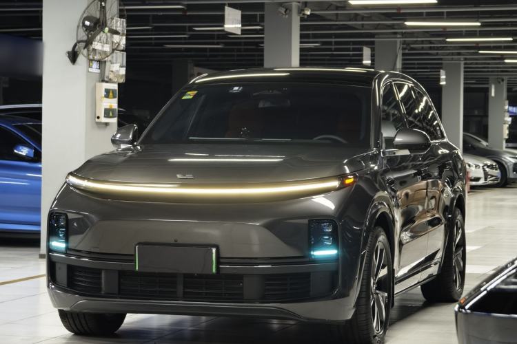 Used Li Auto L8 2023 Air model
