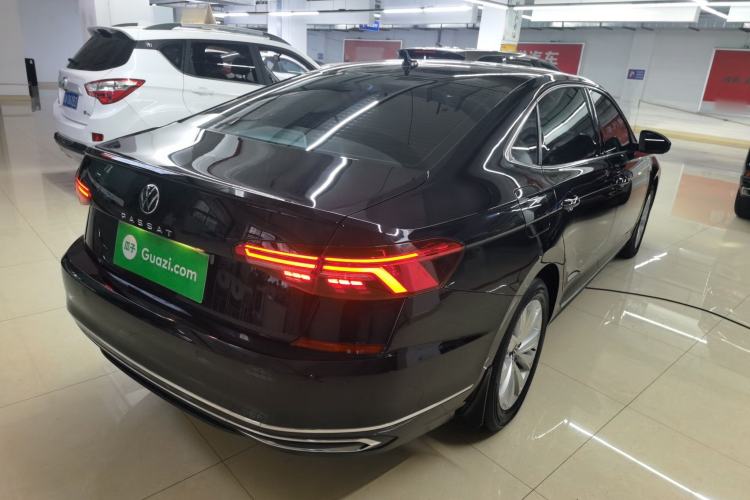 Used Volkswagen Passat 2020 Facelift 330TSI Elite Edition China VI Standard
