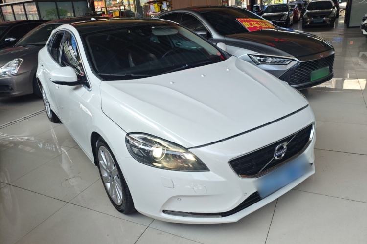 Used Volvo V40 2015 1.6T Zhiya Edition