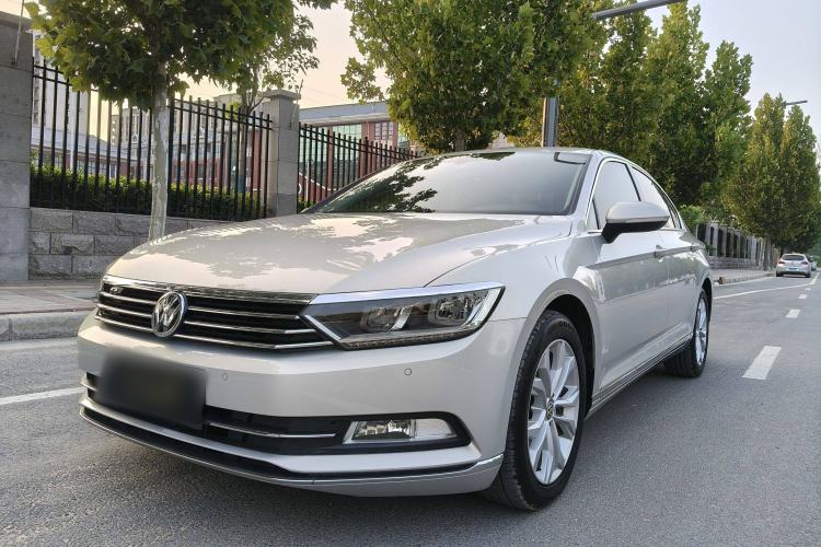 Used Volkswagen Magotan 2018 330TSI DSG Luxury Model

