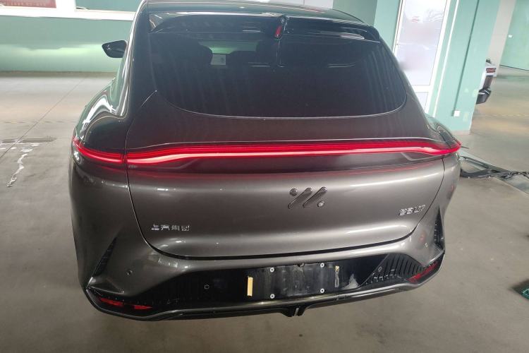 Used  LS7 2023 100kWh Lux Rear-Drive Version