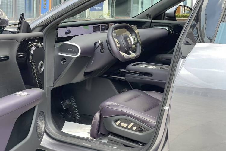 Used  07 2024 Max Extended-Range Edition