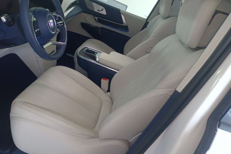 Used Buick Century 2023 2.0T Seven-Seater Yinshi Edition
