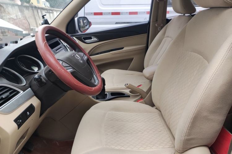 Used Baojun 730 2016 1.5L Manual Standard Version 7 Seats
