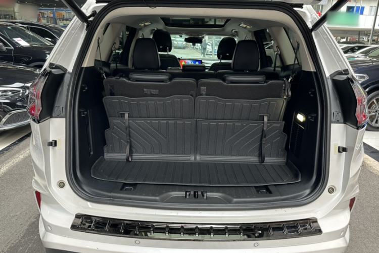 Used Ford Edge 2021 PLUS EcoBoost 245 Two-Wheel-Drive Titanium 7-Seater
