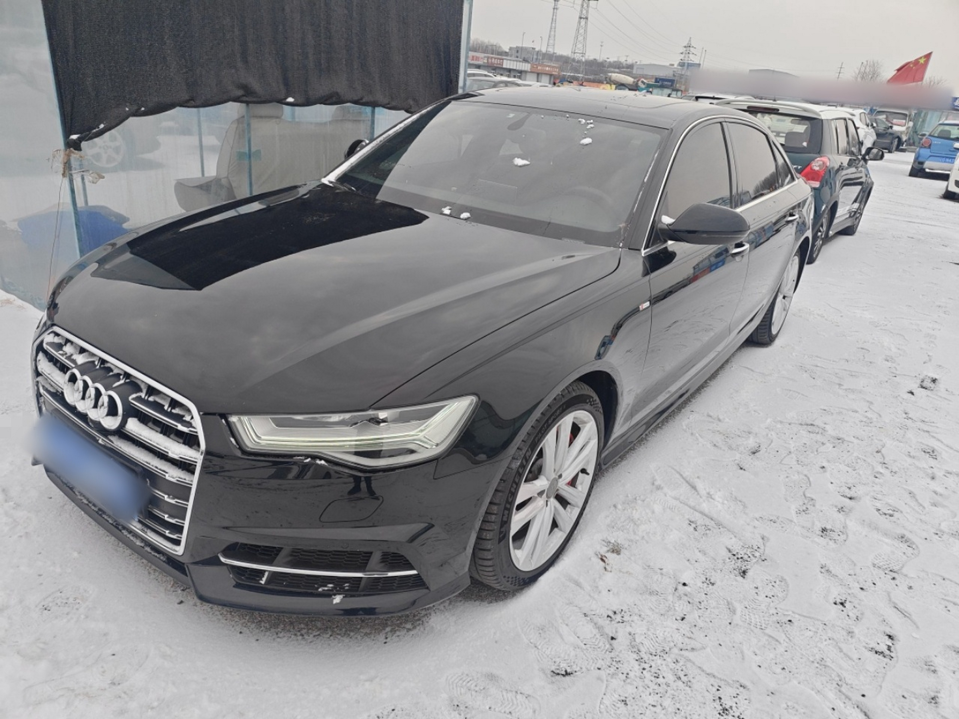 Под передней частью автомобиля