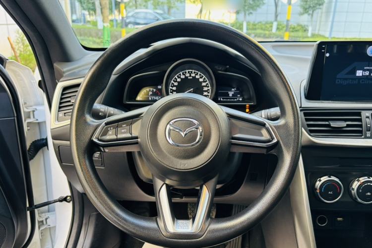 Used Mazda CX-4 2018 2.0L Automatic Two-Wheel Drive Blue Sky Dynamic Version China V Standard
