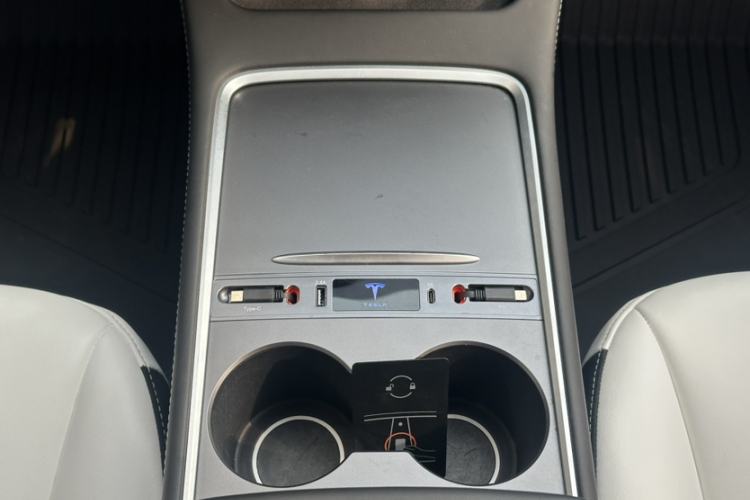 Used Tesla Model Y 2021 Long-Range All-Wheel-Drive Version