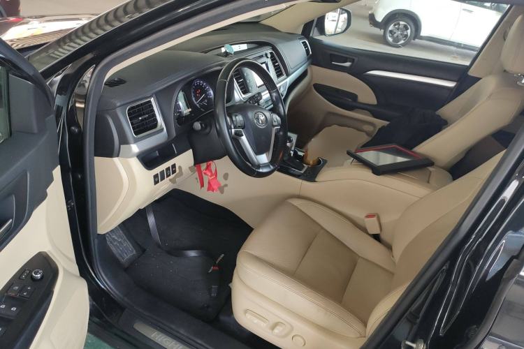 Used Toyota Highlander 2018 2.0T Four-Wheel Drive Luxury Edition 7 Seats China V Emission Standard

