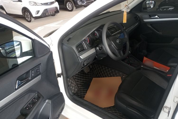 Used Volkswagen Gran Lavida 2015 1.6L Automatic Fashion Edition
