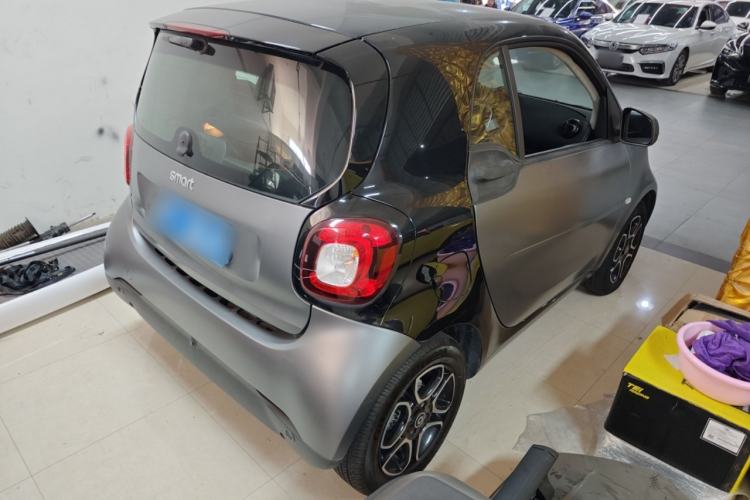 Used  fortwo 2019 0.9T 66kW Hardtop Wind Power Edition China VI
