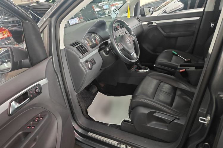 Used Volkswagen Touran 2015 1.4T DSG Luxury Edition 5-Seater