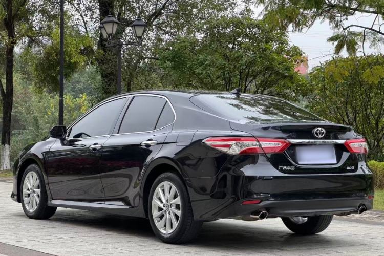 Used Toyota Camry 2021 2.0G Luxury Edition
