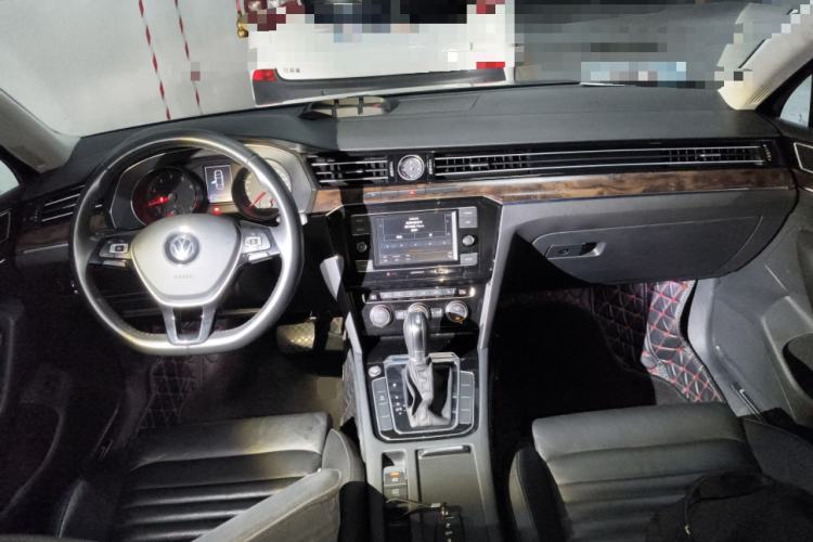 Used Volkswagen Magotan 2018 Facelift 330TSI DSG Luxury Model
