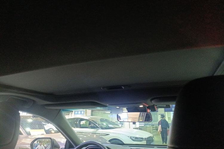 Used Toyota Avalon 2019 Dual-Engine 2.5L Luxury Edition China VI Standard