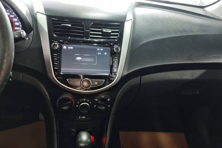 Used Hyundai Verna Ray 2014 1.4L Automatic GLX
