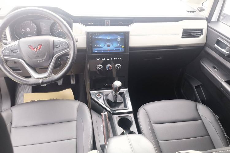 Used Wuling Zhengcheng 2021 1.5T Manual Luxury Version
