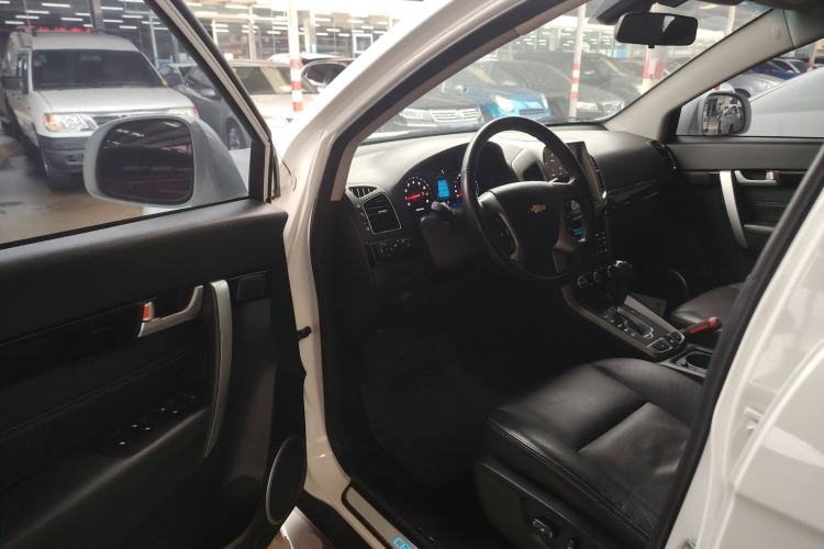 Used Chevrolet Captiva 2017 2.4L 4x4 Flagship Edition 7-Seater