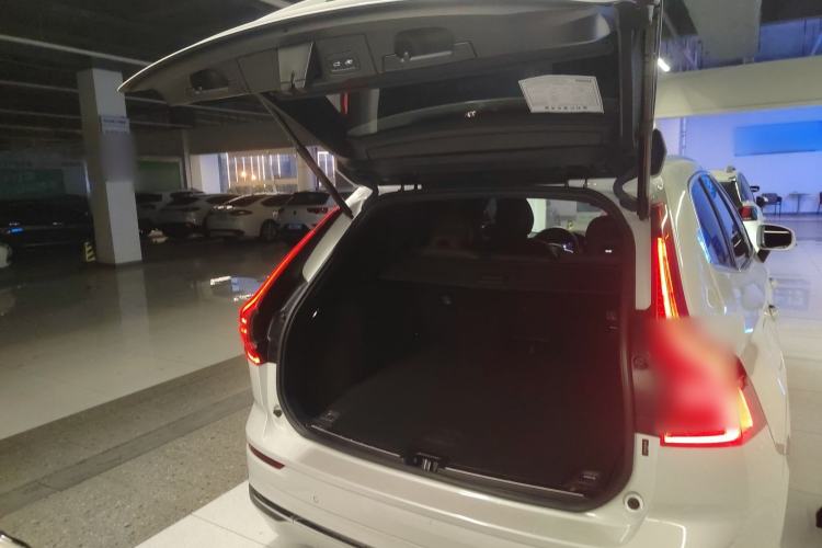 Used Volvo XC60 New Energy 2024 T8 Plug-in Hybrid Long-Range All-Wheel Drive Smart Luxury Edition
