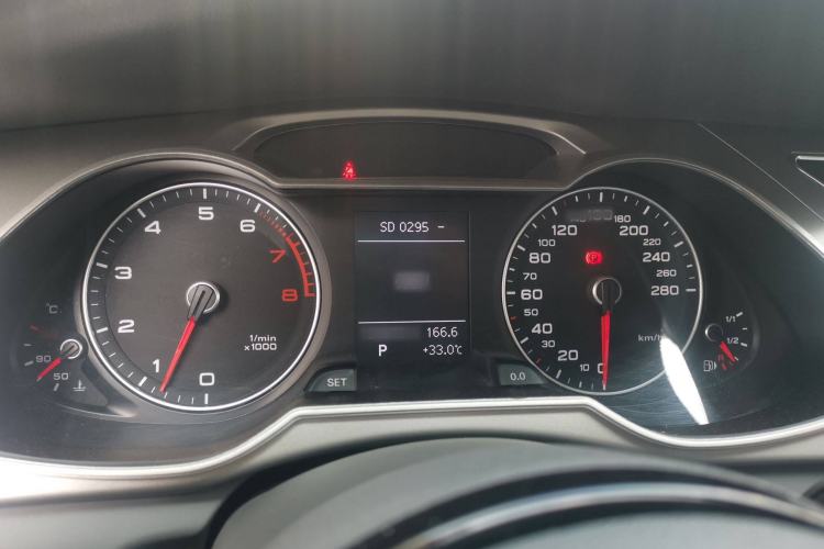 Used Audi A4L 2013 35 TFSI Automatic Standard Model
