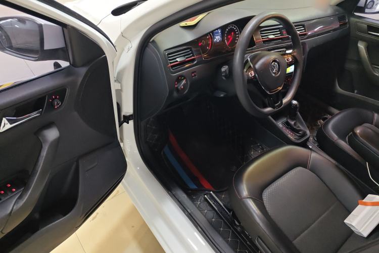 Used Volkswagen Santana 2017 Haval H9 1.6L Automatic Comfort Edition
