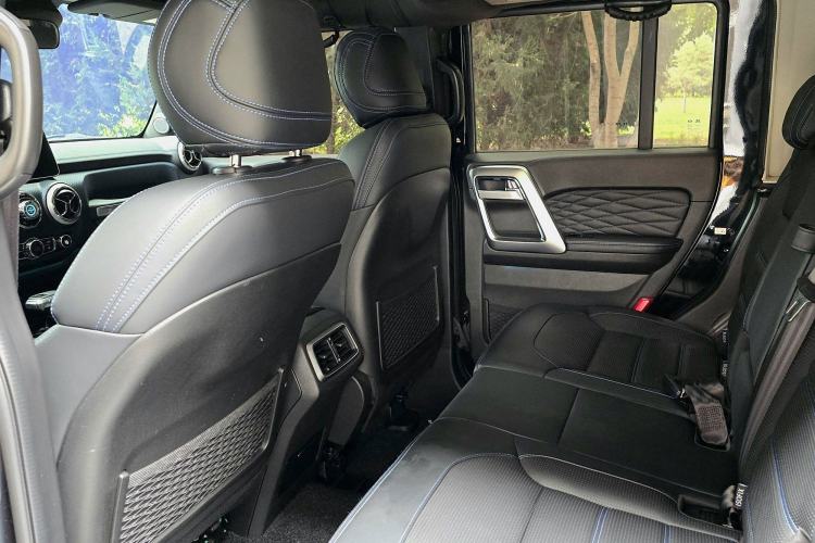 Used Beijing Auto BJ40 2023 2.0T Automatic Four-Wheel Drive Urban Hunter Edition Chivalrous Type
