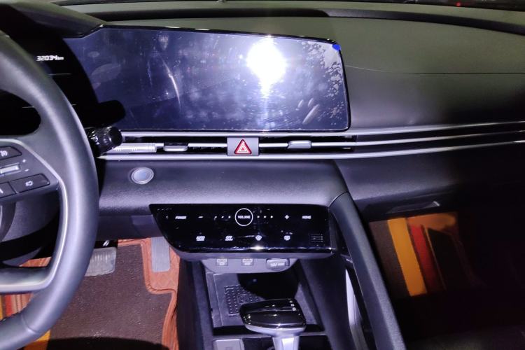 Used Hyundai Elantra 2021 1.5L CVT LUX Prestige Edition
