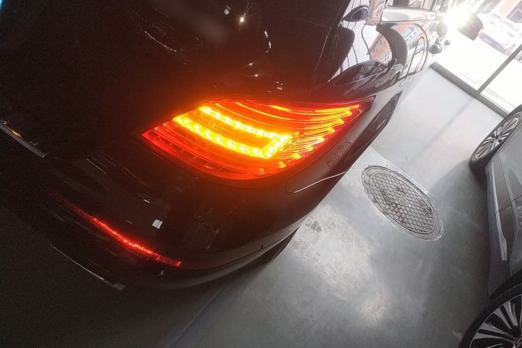 Used Mercedes-Benz R-Class 2014 R 320 4MATIC Business Model