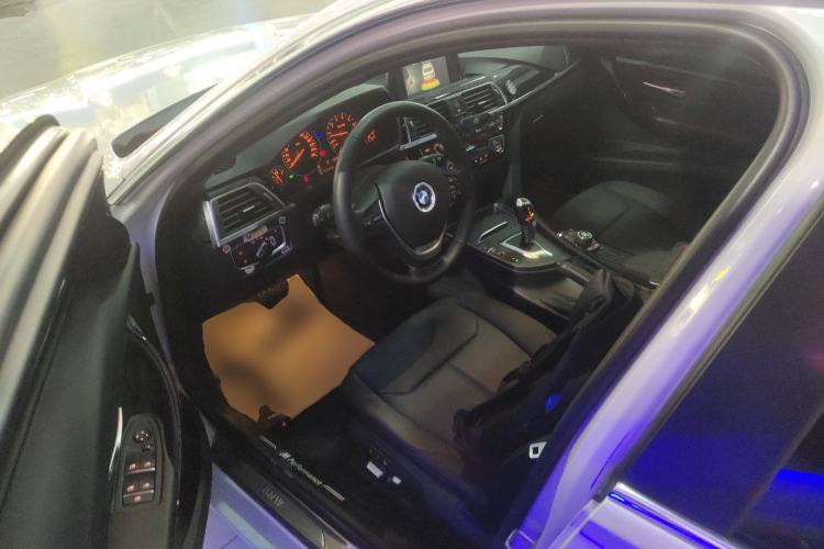 Used BMW 3 Series 2016 320Li Ambition Model
