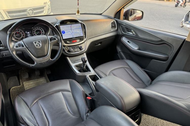 Used Baojun 560 2016 1.8L Manual Luxury Edition
