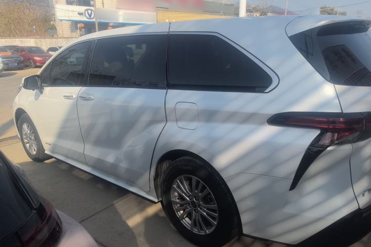 Used Toyota Sienna 2021 2.5L Hybrid Comfort Edition