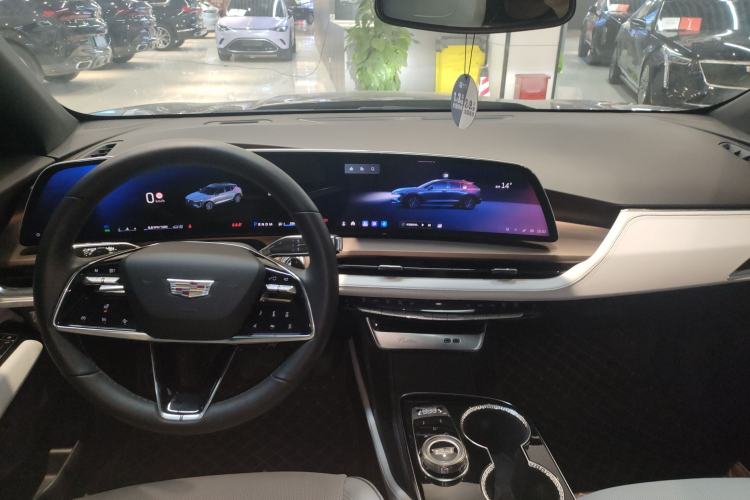 Used Cadillac GT4 2023 25T Luxury Model
