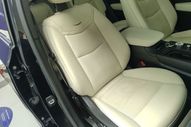 Used Cadillac XT6 2020 28T Six-Seater Luxury Sporty Enjoy-the-Comfort Safety Edition
