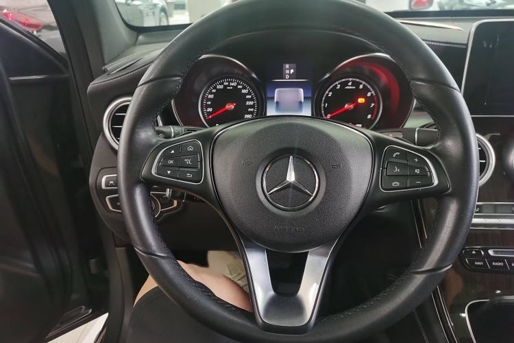 Used Mercedes-Benz GLC 2019 Facelift GLC 260 L 4MATIC Luxury Model
